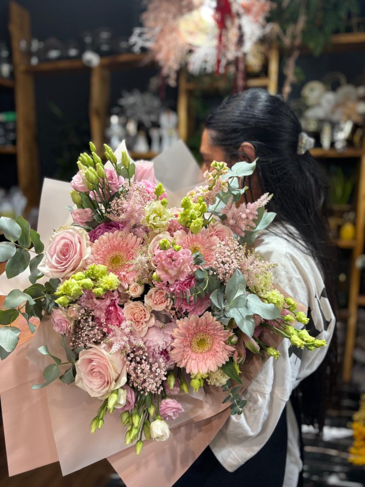 M / 90–100 € – 50×50 cm