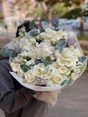Elegant Bouquet with White Roses