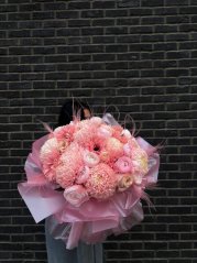 Pink chrysanthemum with rose – delicate elegance