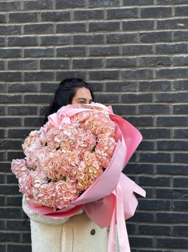 Luxurious Bouquet - Gentle Embrace - Veľkosť: S