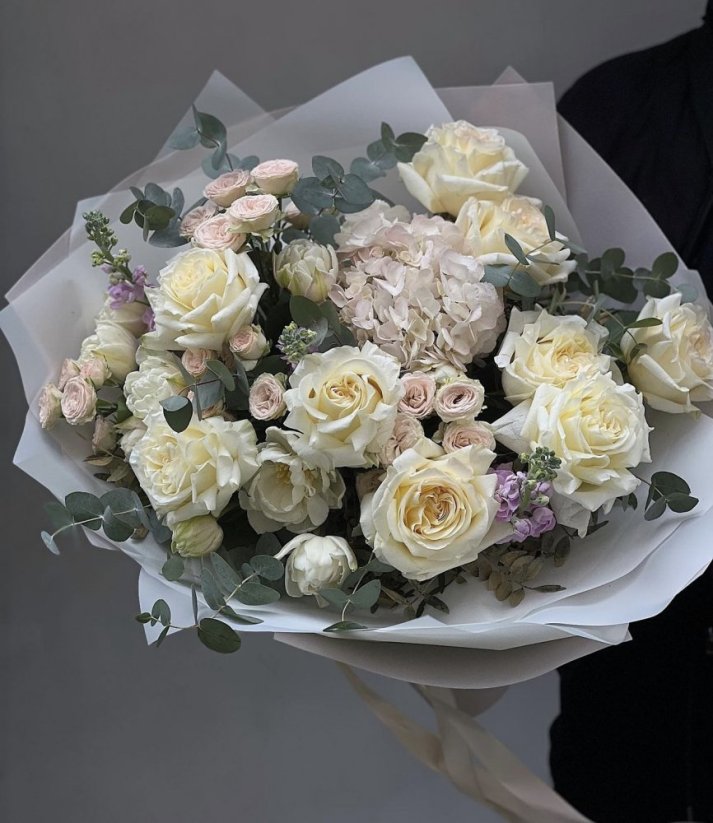 Miešaná kytica s ružami č.22 - Veľkosť: XL