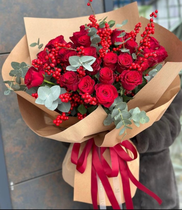 Červená kytica z ruží č.30 - Veľkosť: L