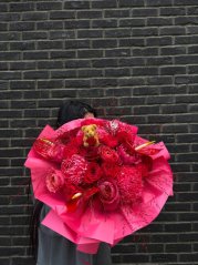 Combination of red rose and anthurium