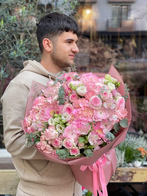 Luxurious Bouquet with Pink Hydrangeas
