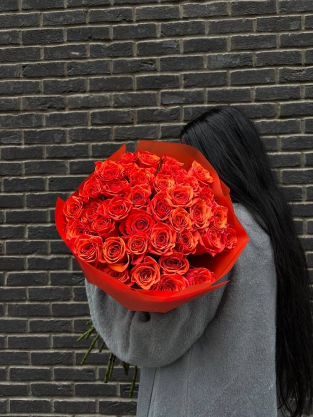 A Bouquet of Red Roses – A Declaration of Love
