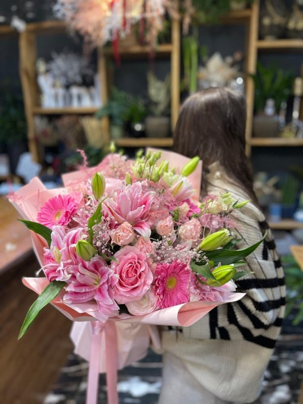 Elegant Bouquet with Pink Lilies