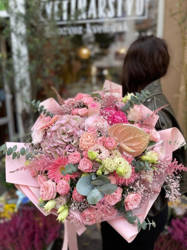 Luxurious Bouquet with Pink Hydrangeas