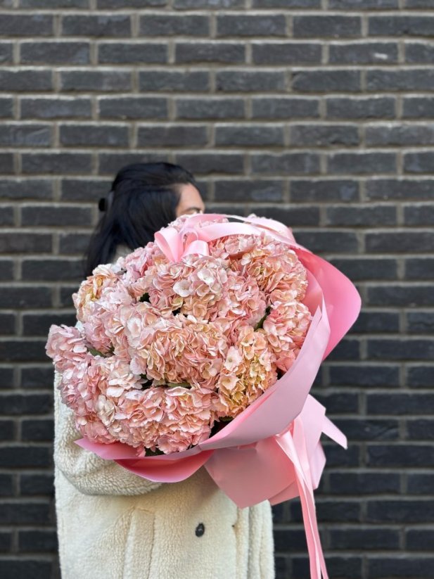 Luxurious Bouquet - Gentle Embrace - Veľkosť: S