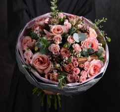 Miešaná kytica s ružami č.35