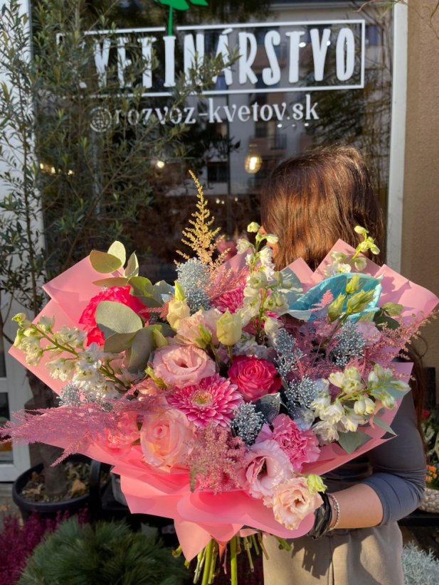 Stylish Bouquet with Pink Gerberas